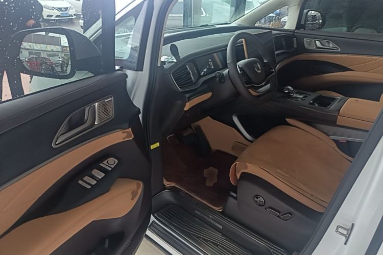 Used Denza D9 2024 DM-i 980 Four-Wheel Drive Flagship Model Driver Seat