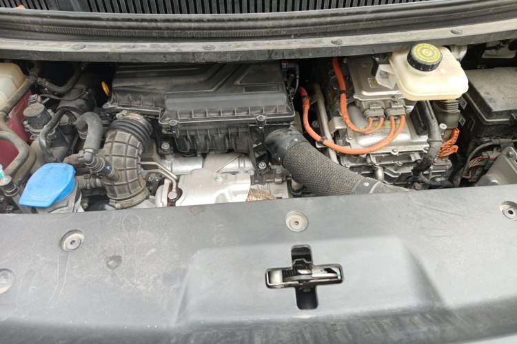 Used Denza D9 2024 DM-i 980 Four-Wheel Drive Prestige Model Engine Bay