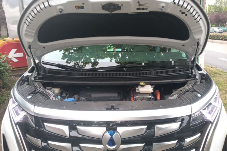 Used Denza D9 2024 DM-i 980 Four-Wheel Drive Flagship Model Engine Bay