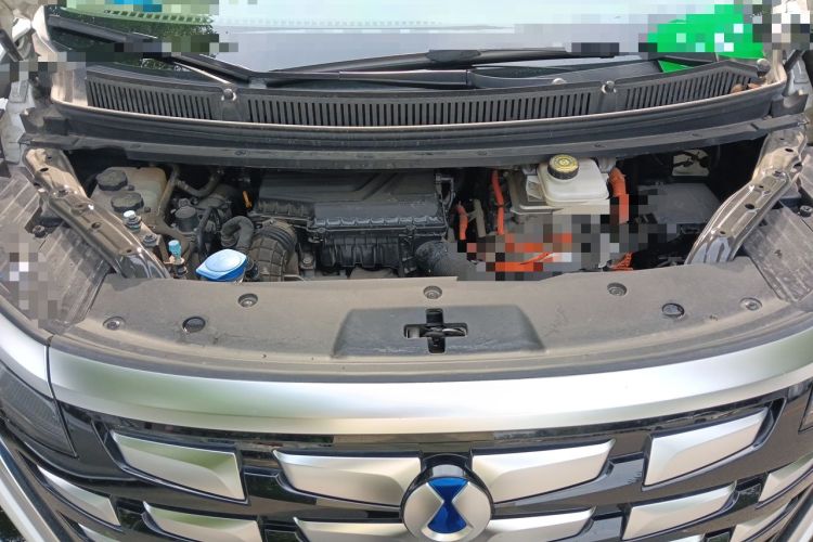 Used Denza D9 2024 DM-i 1050 Luxury Model Engine Bay