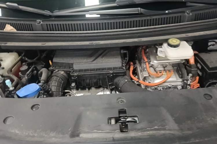 Used Denza D9 2024 DM-i 980 Four-Wheel Drive Prestige Model Engine Bay