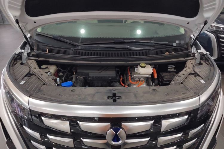 Used Denza D9 2024 DM-i 980 Four-Wheel Drive Flagship Model Engine Bay