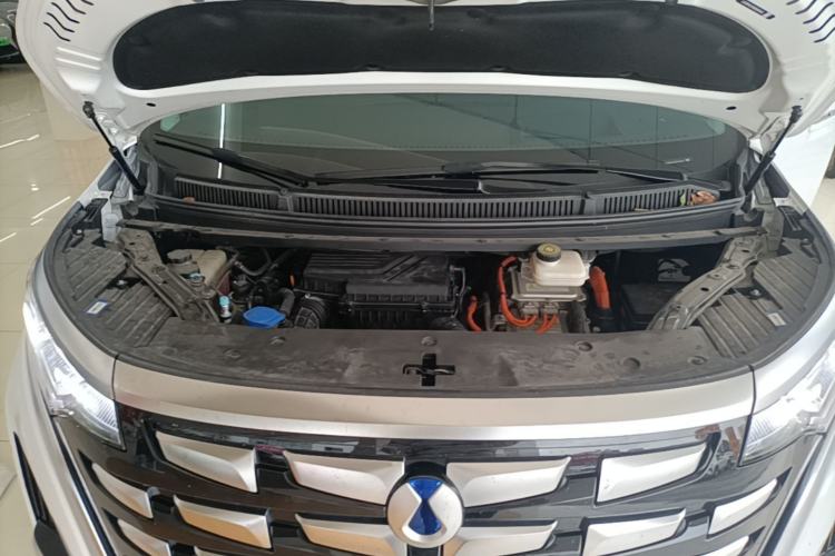 Used Denza D9 2024 DM-i 980 Four-Wheel Drive Flagship Model Engine Bay