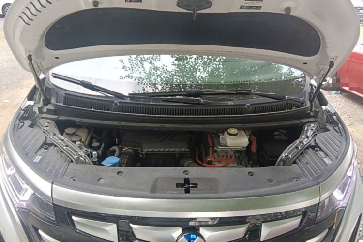 Used Denza D9 2024 DM-i 1050 Luxury Model Engine Bay