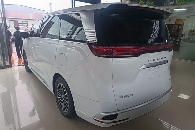Used Denza D9 2024 DM-i 980 Four-Wheel Drive Flagship Model Exterior 2