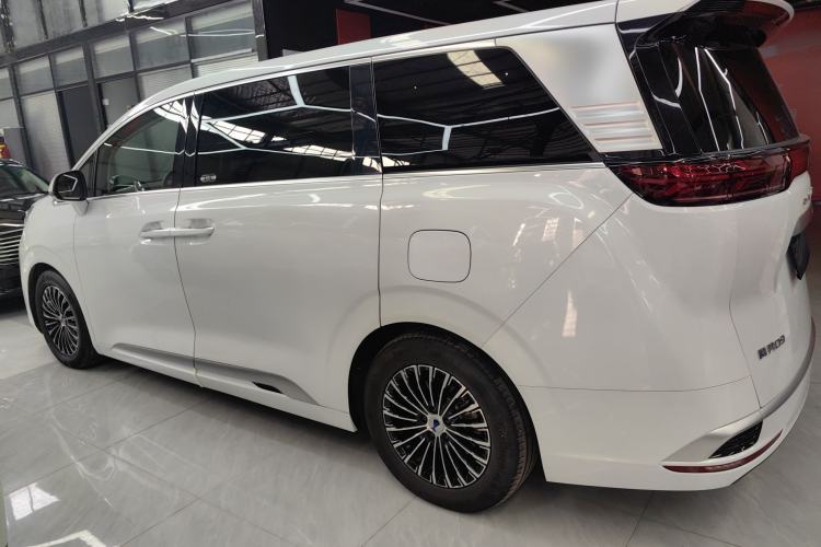 Used Denza D9 2024 DM-i 970 Luxury Model Exterior 3