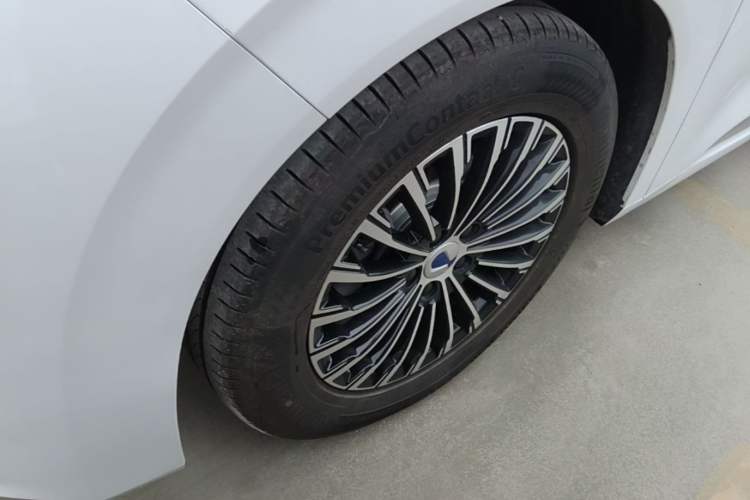 Used Denza D9 2024 EV 620 Premium Model Exterior 4
