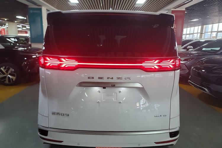 Used Denza D9 2024 DM-i 980 Four-Wheel Drive Prestige Model Exterior 4