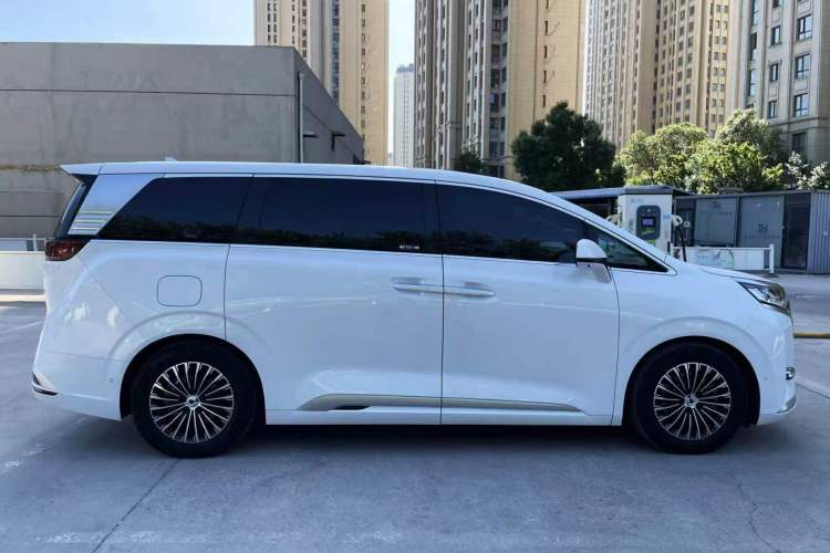 Used Denza D9 2024 DM-i 980 Four-Wheel Drive Flagship Model Exterior 5