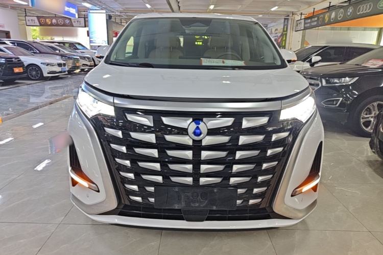 Used Denza D9 2024 DM-i 1050 Luxury Model Front