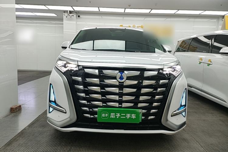 Used Denza D9 2024 DM-i 1050 Luxury Model Front