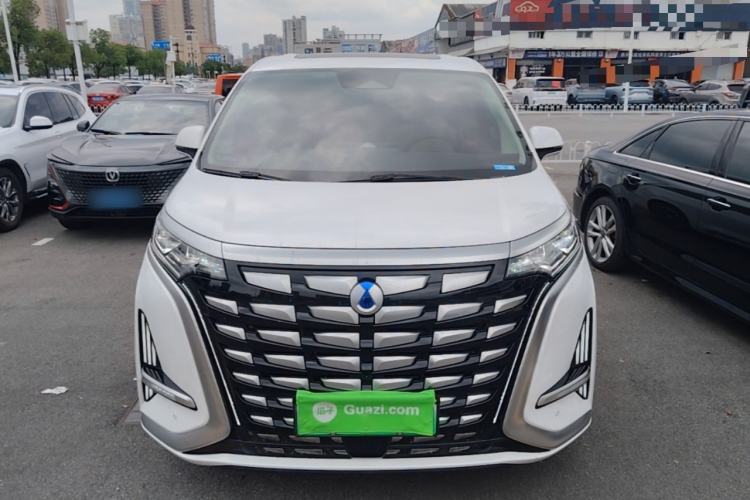Used Denza D9 2024 DM-i 1050 Luxury Model Front