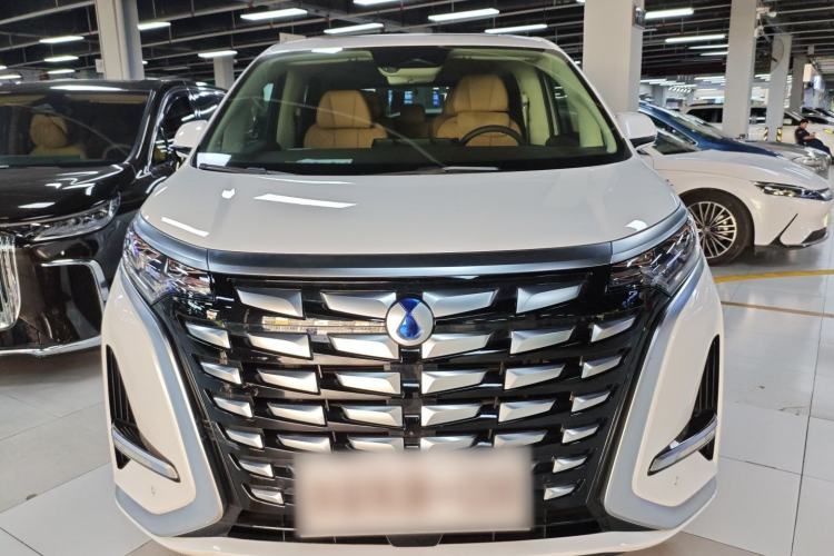 Used Denza D9 2024 DM-i 1050 Luxury Model Front