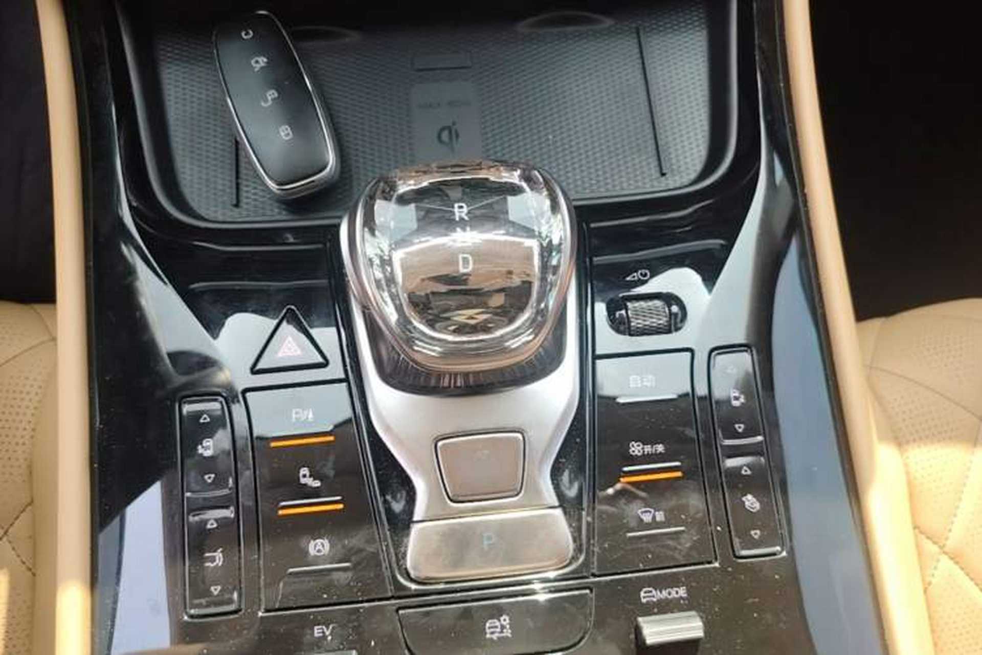 Used Denza D9 2024 DM-i 1050 Luxury Model Gear Lever
