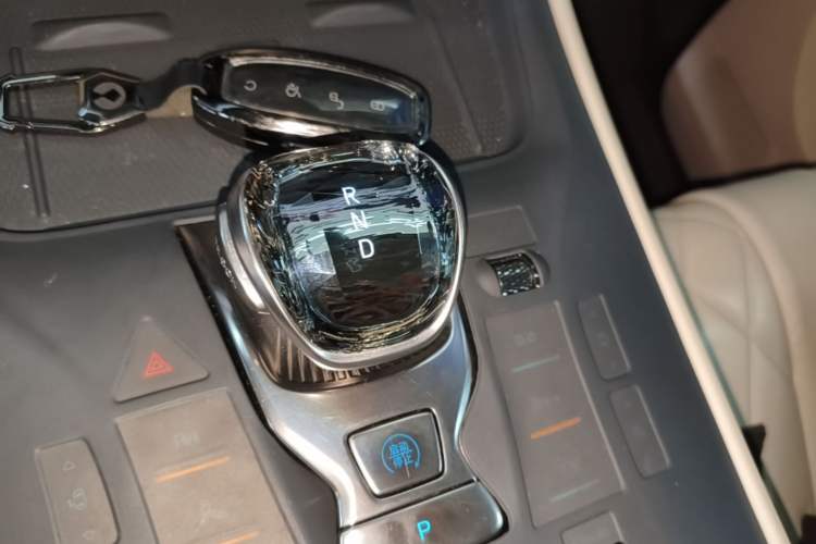 Used Denza D9 2024 DM-i 980 Four-Wheel Drive Prestige Model Gear Lever