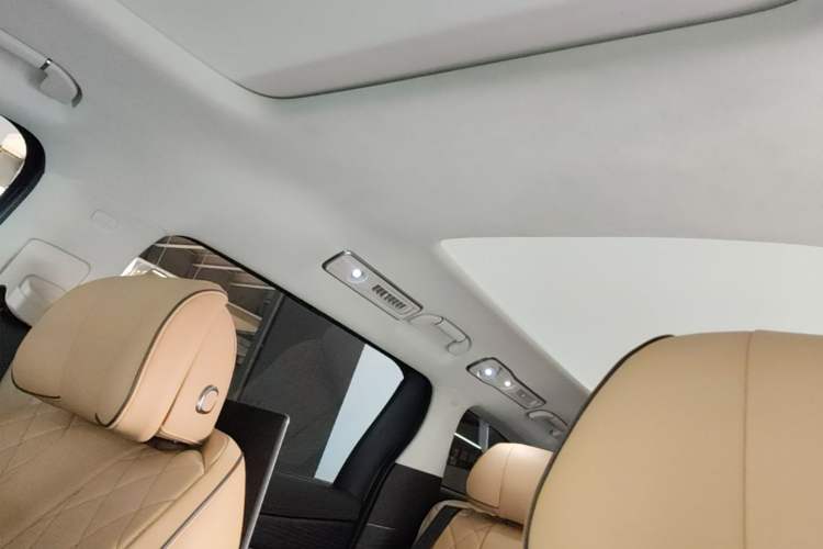 Used Denza D9 2024 DM-i 980 Four-Wheel Drive Flagship Model Headliner