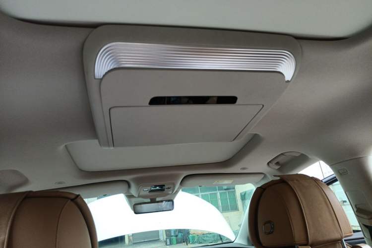 Used Denza D9 2024 DM-i 980 Four-Wheel Drive Prestige Model Headliner