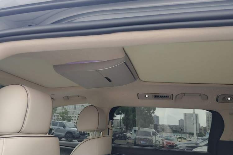 Used Denza D9 2024 DM-i 1050 Luxury Model Headliner