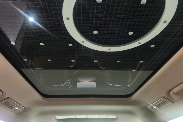 Used Denza D9 2024 DM-i 980 Four-Wheel Drive Prestige Model Headliner