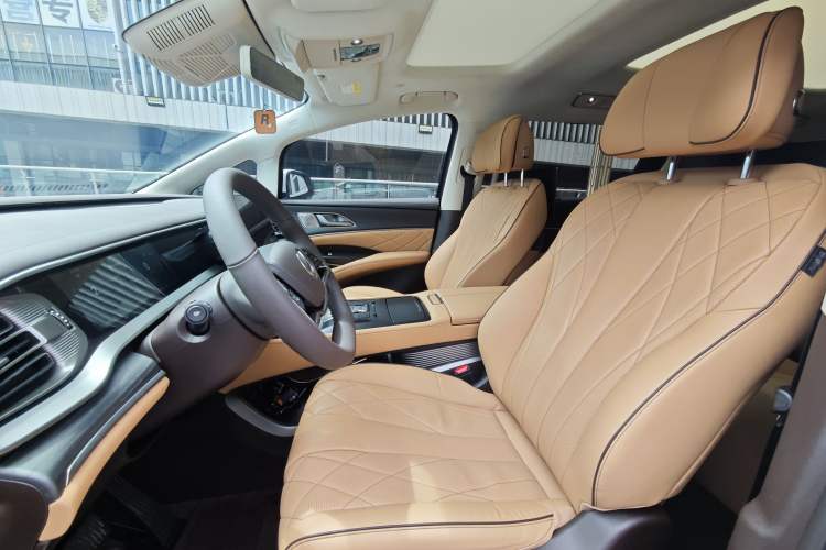 Used Denza D9 2024 DM-i 980 Four-Wheel Drive Flagship Model Interior 11