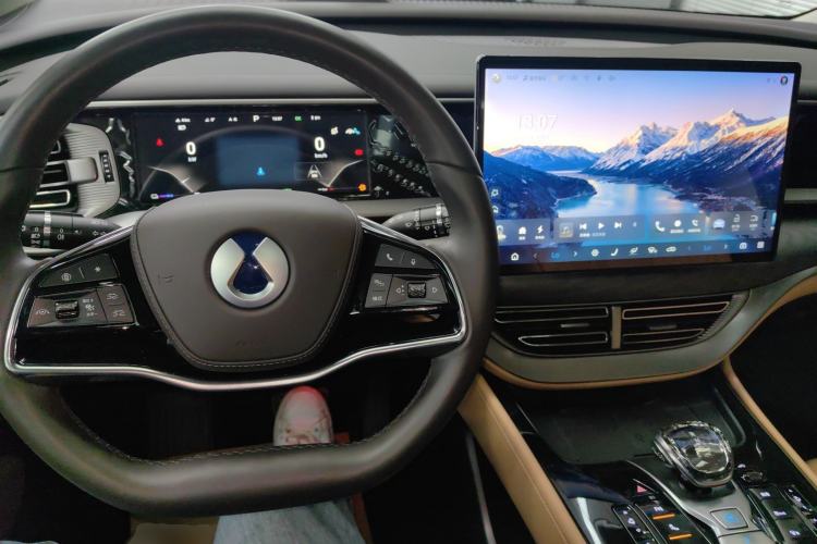 Used Denza D9 2024 DM-i 970 Luxury Model Interior 2