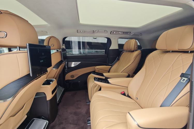Used Denza D9 2024 DM-i 980 Four-Wheel Drive Flagship Model Interior 2