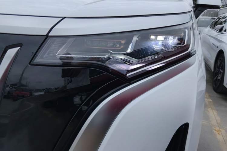 Used Denza D9 2024 EV 620 Premium Model Left Front Headlight
