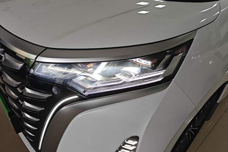 Used Denza D9 2024 DM-i 1050 Luxury Model Left Front Headlight