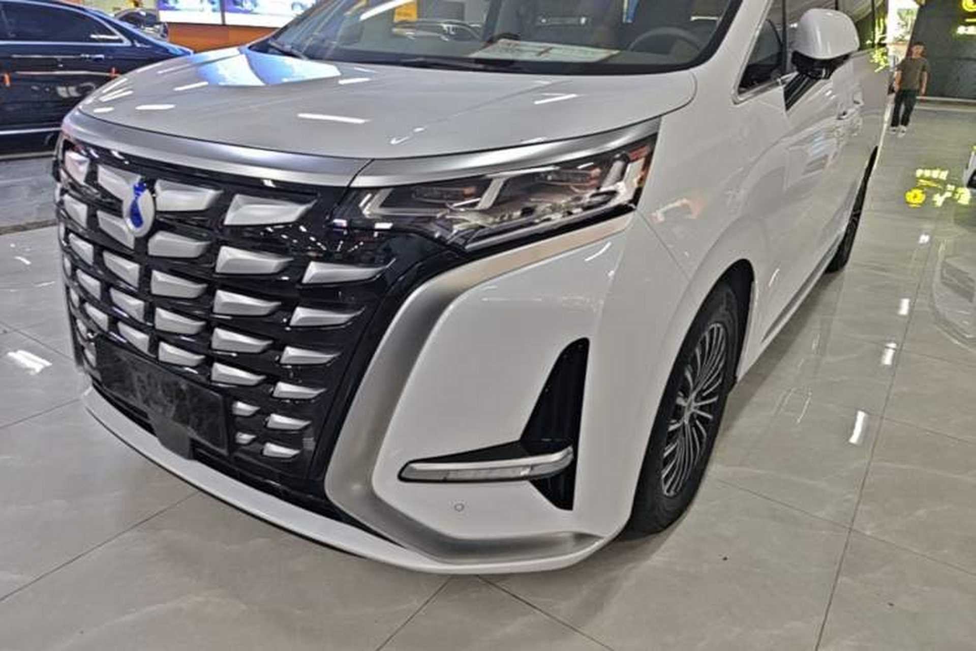 Used Denza D9 2024 DM-i 1050 Luxury Model Left Front Headlight