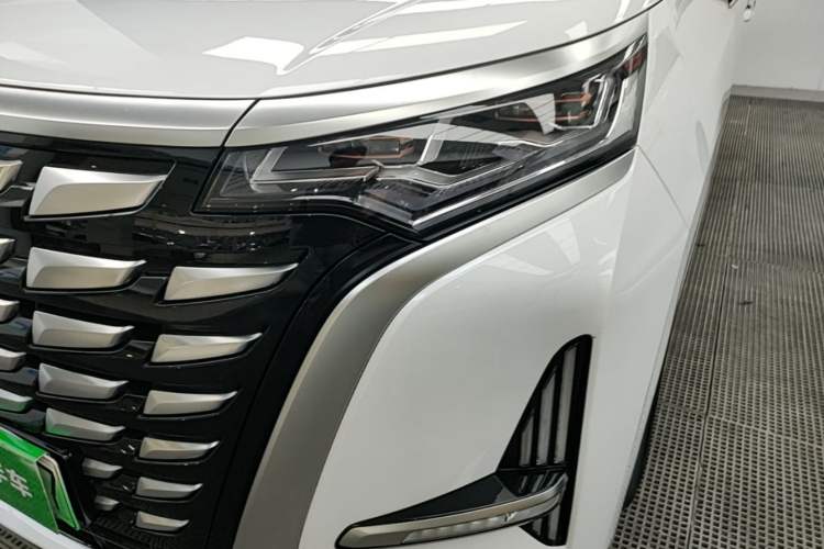 Used Denza D9 2024 DM-i 1050 Luxury Model Left Front Headlight