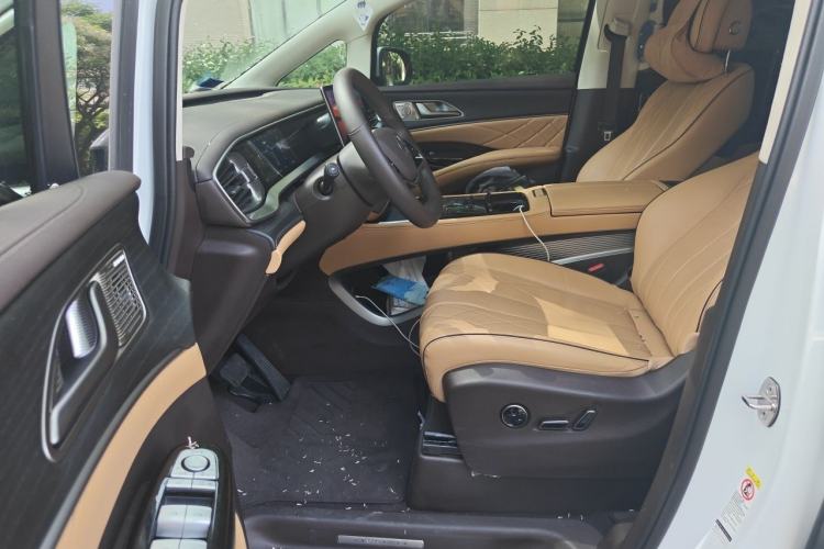Used Denza D9 2024 EV 600 Four-Wheel-Drive Flagship Model Left Front Seat
