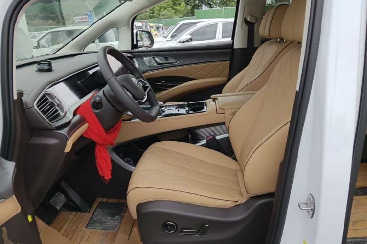 Used Denza D9 2024 EV 620 Premium Model Left Front Seat