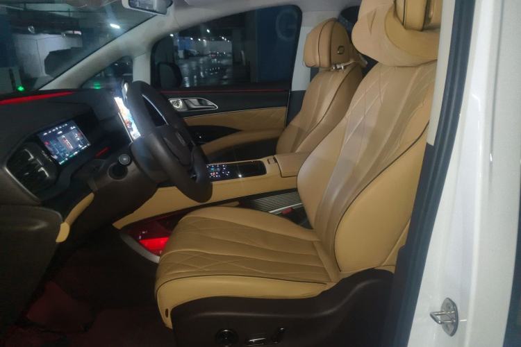 Used Denza D9 2024 DM-i 980 Four-Wheel Drive Prestige Model Left Front Seat