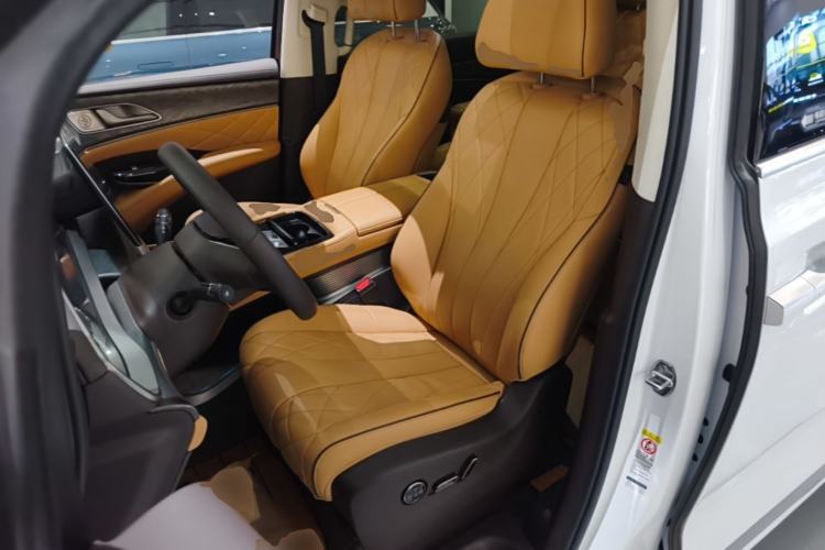 Used Denza D9 2024 DM-i 1050 Luxury Model Left Front Seat
