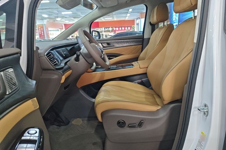 Used Denza D9 2024 DM-i 1050 Luxury Model Left Front Seat