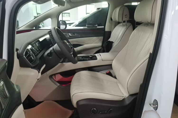 Used Denza D9 2024 DM-i 980 Four-Wheel Drive Prestige Model Left Front Seat