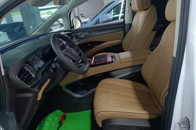 Used Denza D9 2024 DM-i 980 Four-Wheel Drive Prestige Model Left Front Seat