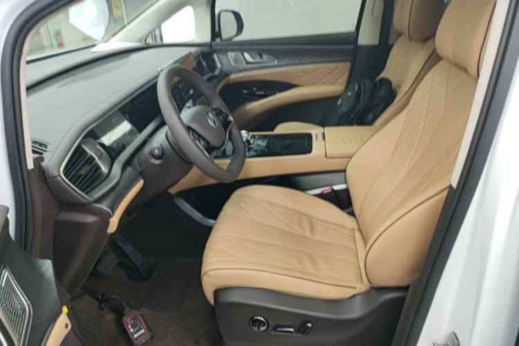 Used Denza D9 2024 DM-i 1050 Luxury Model Left Front Seat