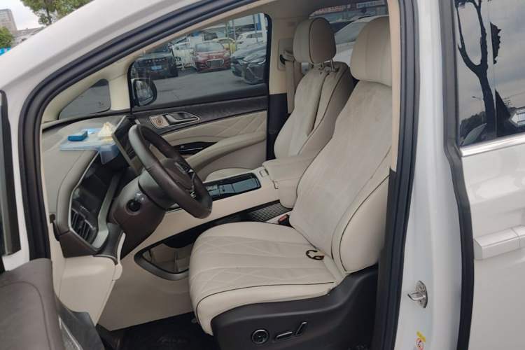 Used Denza D9 2024 DM-i 1050 Luxury Model Left Front Seat
