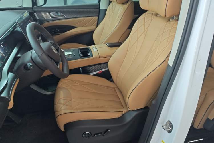 Used Denza D9 2024 DM-i 970 Luxury Model Left Front Seat