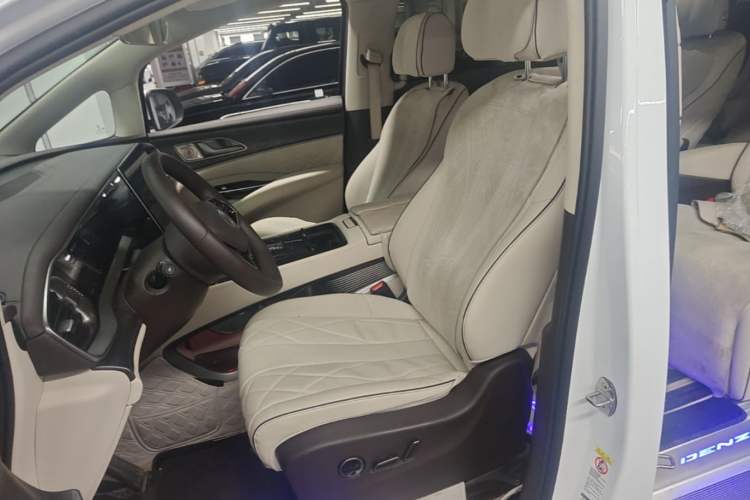Used Denza D9 2024 DM-i 1050 Luxury Model Left Front Seat