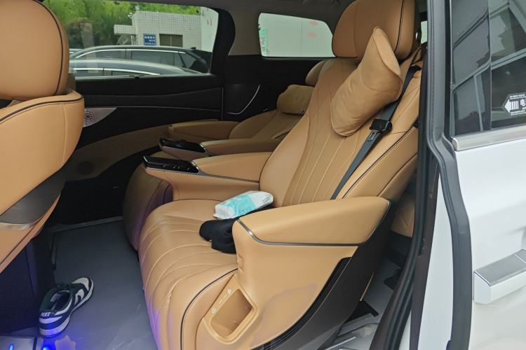 Used Denza D9 2024 DM-i 970 Luxury Model Left Rear Seat