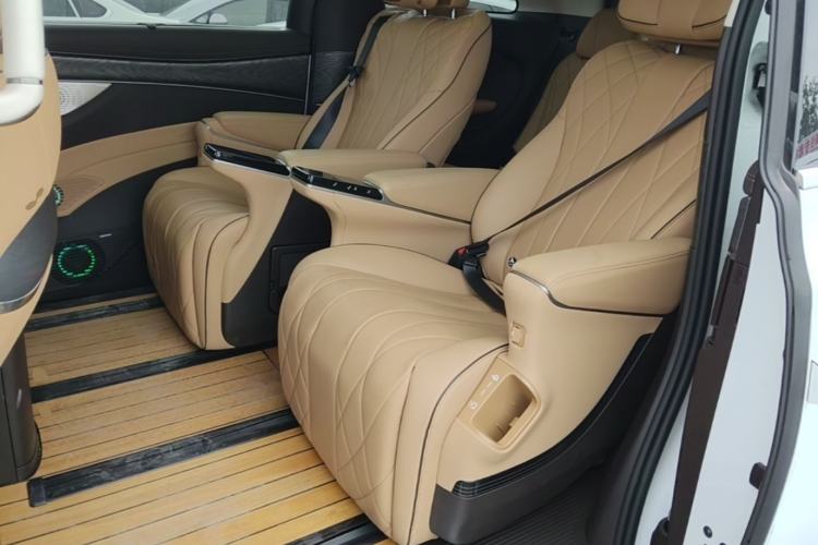 Used Denza D9 2024 EV 620 Premium Model Left Rear Seat