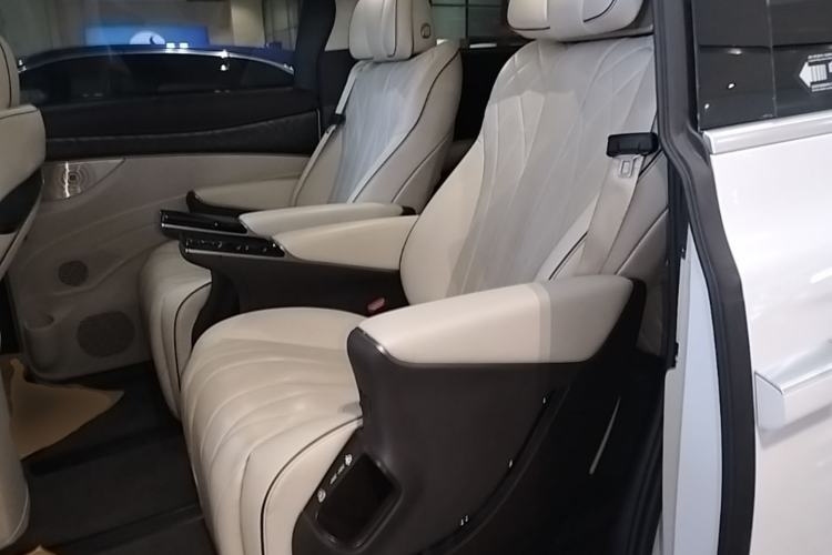 Used Denza D9 2024 DM-i 1050 Luxury Model Left Rear Seat