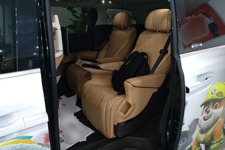 Used Denza D9 2024 DM-i 980 Four-Wheel Drive Prestige Model Left Rear Seat