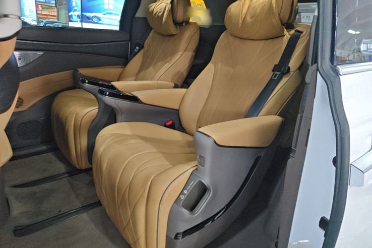 Used Denza D9 2024 DM-i 1050 Luxury Model Left Rear Seat