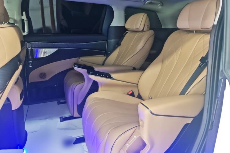 Used Denza D9 2024 DM-i 1050 Luxury Model Left Rear Seat