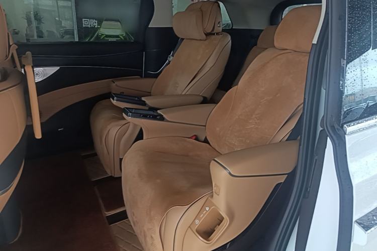 Used Denza D9 2024 DM-i 980 Four-Wheel Drive Flagship Model Left Rear Seat