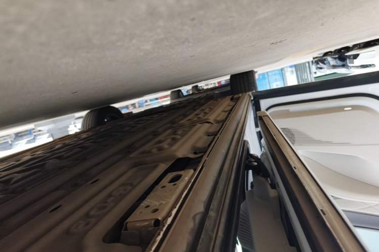 Used Denza D9 2024 DM-i 980 Four-Wheel Drive Flagship Model Left Side Sill