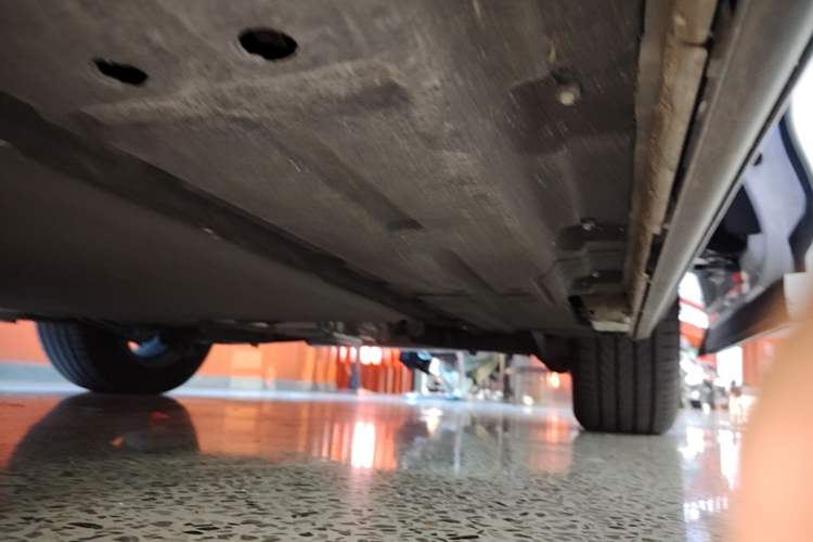 Used Denza D9 2024 DM-i 980 Four-Wheel Drive Prestige Model Left Side Sill